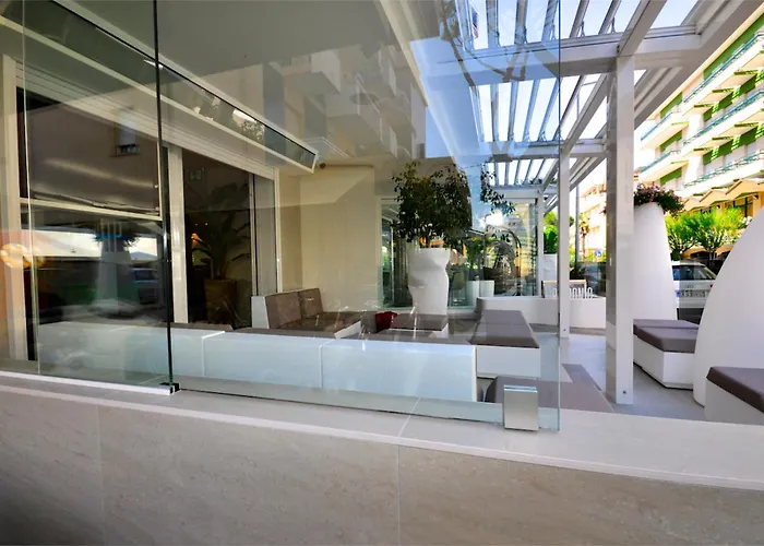 Petronio 3* ריצ'יונה